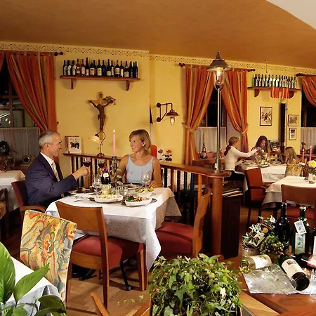Hotell Krimmlerfälle 4*